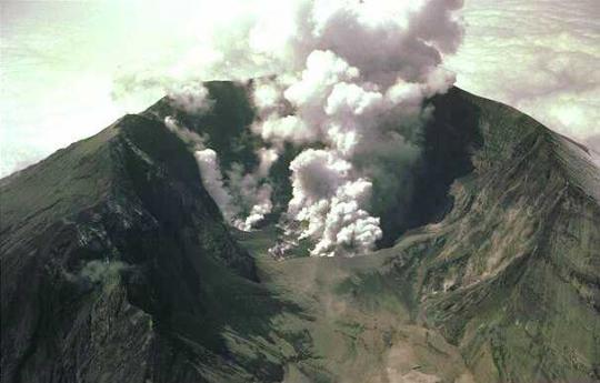 坦博拉火山3.jpg
