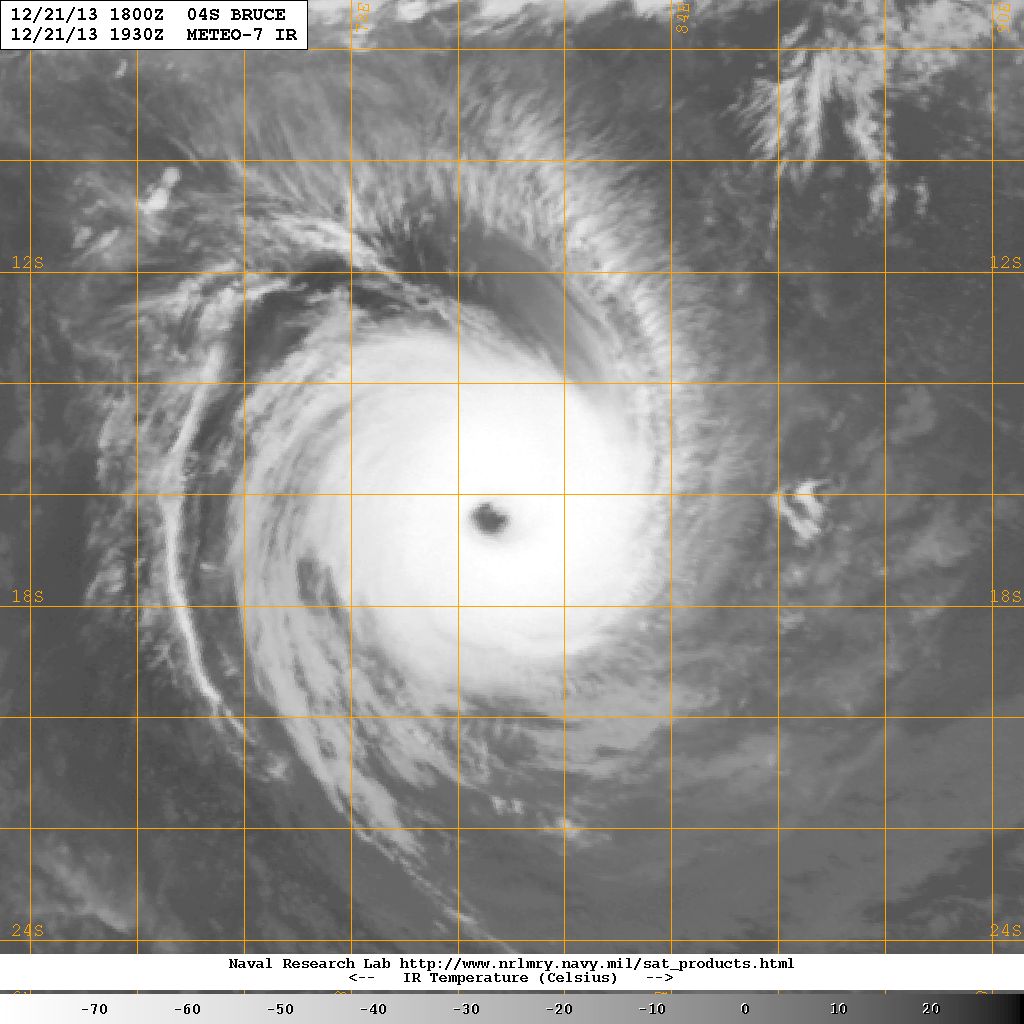 20131221.1930.meteo7.x.ir1km_bw.04SBRUCE.140kts-918mb-163S-810E.100pc.jpg