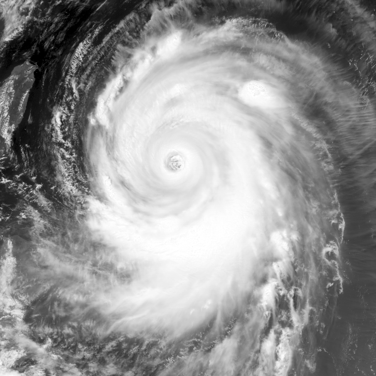 20140707.0401.MTSAT2.vis.08W.NEOGURI.WPAC.png