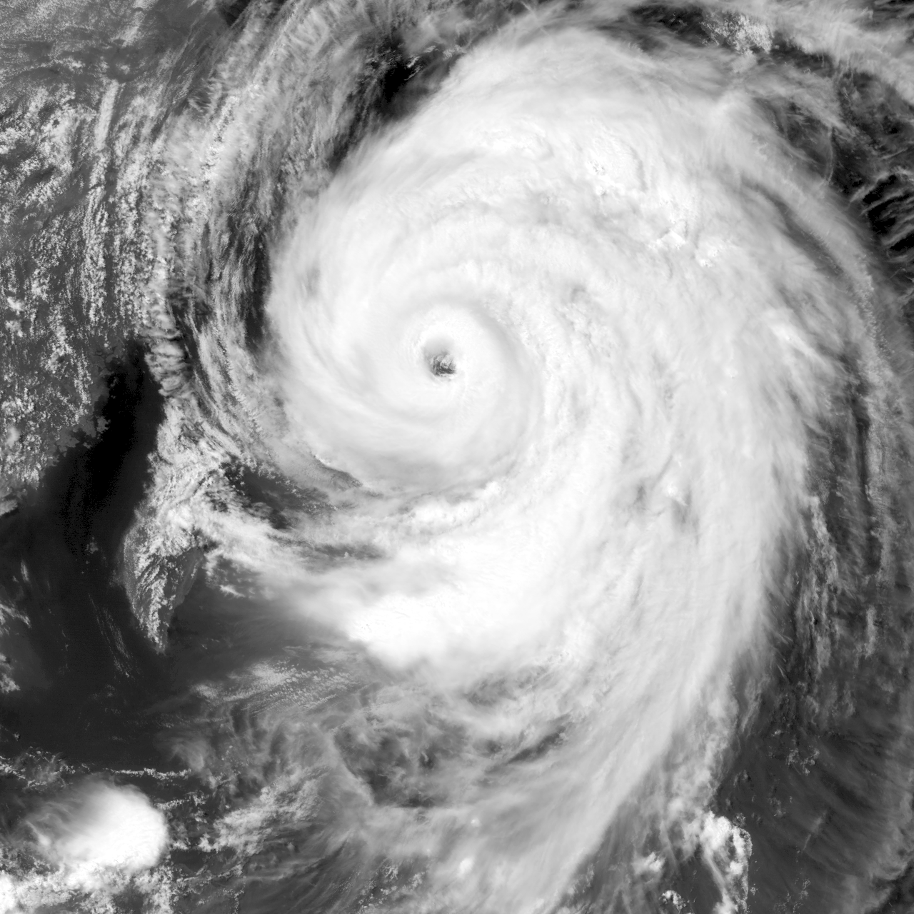 20140708.0514.MTSAT2.vis.08W.NEOGURI.WPAC.png