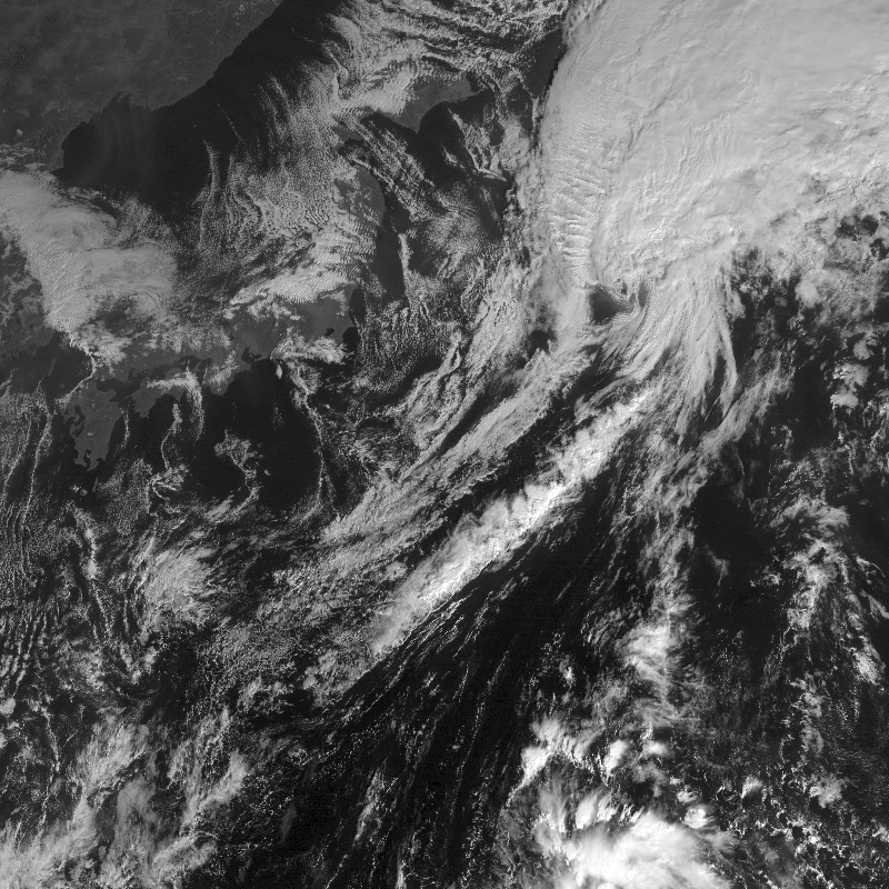 20141106.2332.mtsat-2.vis2km.20W.NURI.50kts-985mb-319N-1443E.100pc.png