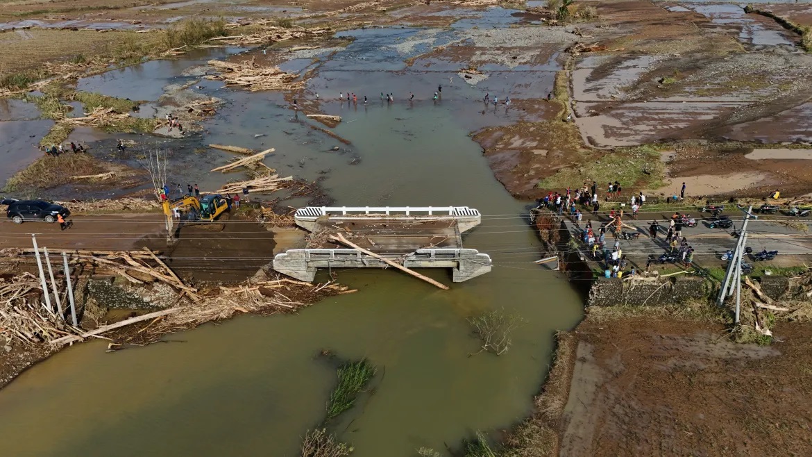 AFP__20241115__36MK39R__v1__HighRes__PhilippinesWeatherTyphoon-1731655705.jpg