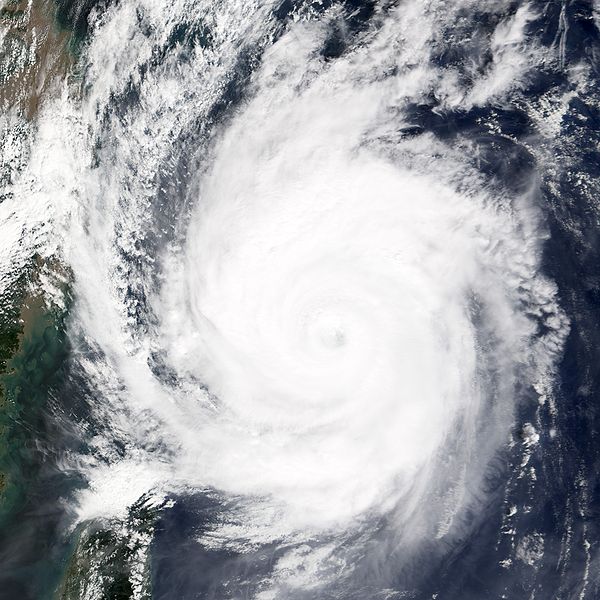 600px-Typhoon_Meari_2004.jpg