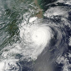 300px-Typhoon_saomai_2006.jpg